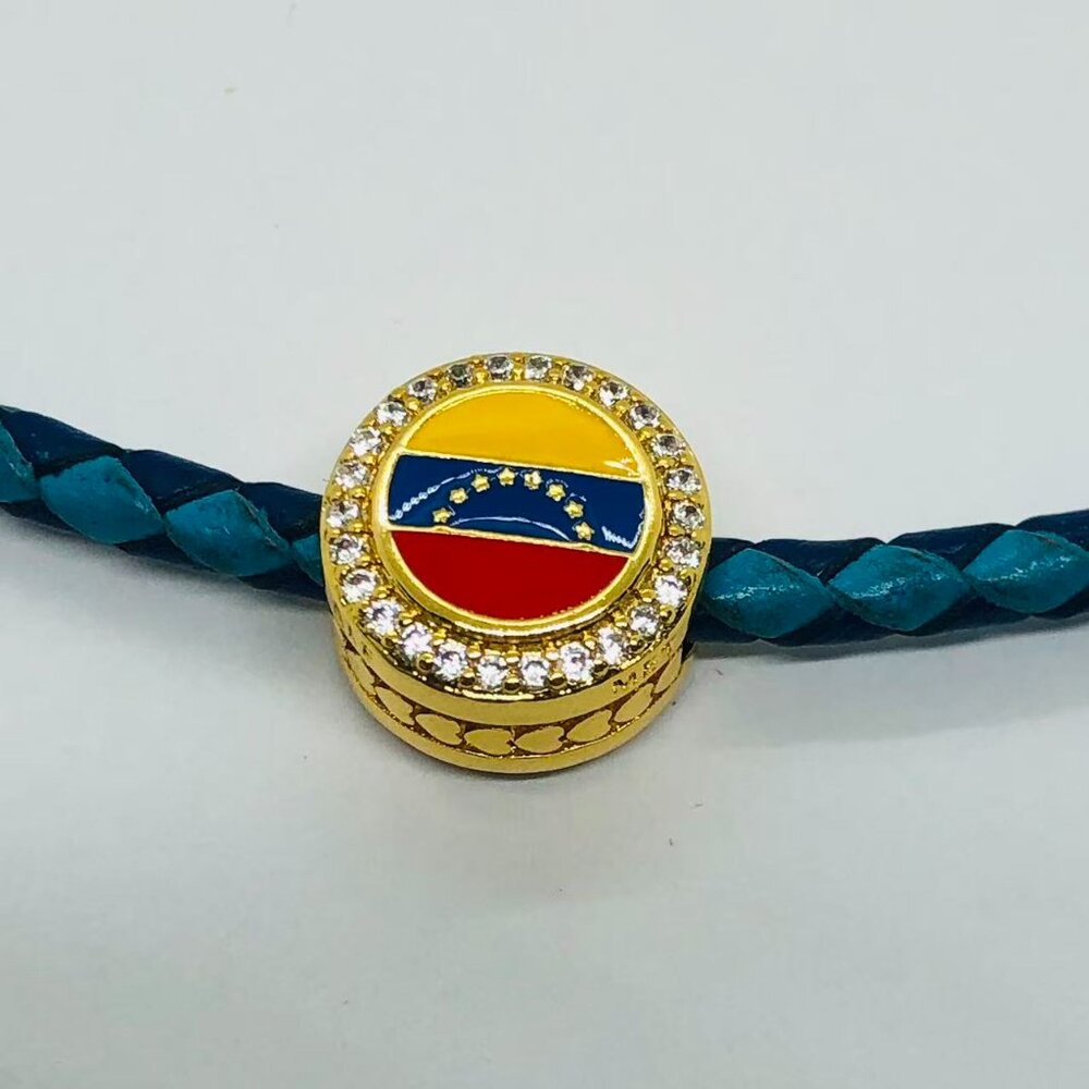 ✨✨Pandora Venezuela Exclusive Country Sparkling Round Flag Charm